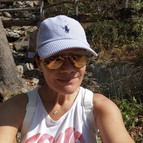 Meet your Posher, Laura - Picture 4 of 4